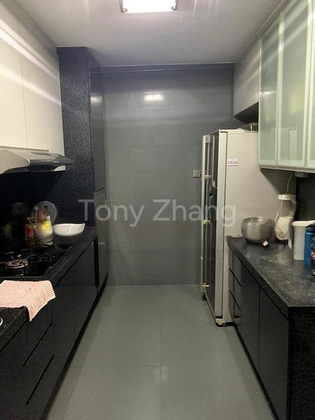 Executive HDB for Sale in  299C Compassvale Street - Image 1